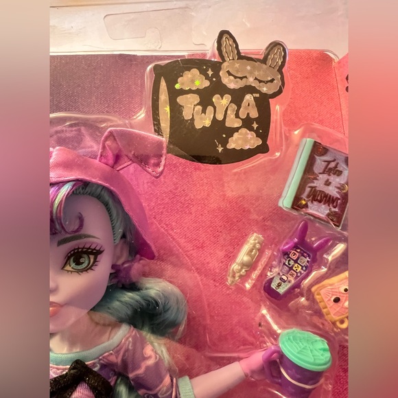 Monster High Creepover Party Doll - Twyla - Picture 8 of 10